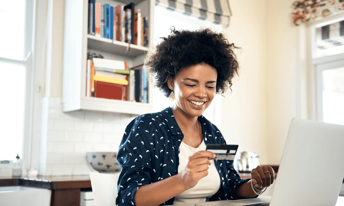 The Best Credit Cards for Young Adults in Canada 2023