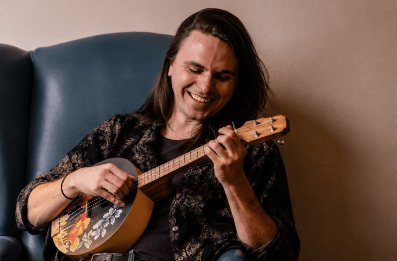 Stephen Ingram Explores the Pull of Home on New Single ‘Leaving Song’ Stephen Ingram Explores the Pull of Home on New Single ‘Leaving Song’