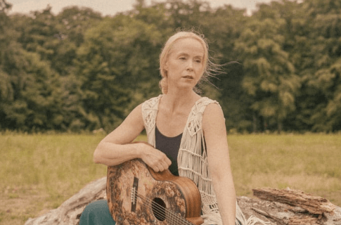 Tina Dico and Emilíana Torrini Join Forces on New Single ‘This Fire!’ Tina Dico and Emilíana Torrini Join Forces on New Single ‘This Fire!’