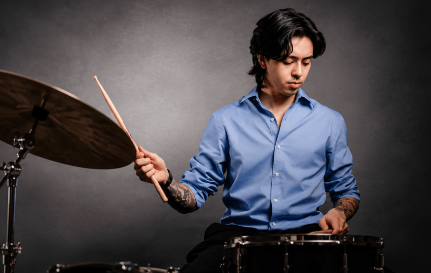 Winnipeg Musician Esteban Seunarine Rebuilds From Scratch on New Album ‘The Expanding Whatever’ Winnipeg Musician Esteban Seunarine Rebuilds From Scratch on New Album ‘The Expanding Whatever’
